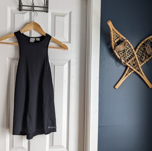 FREE with purchase over $30 🤩Bench workout tank top - Picture 1 of 5